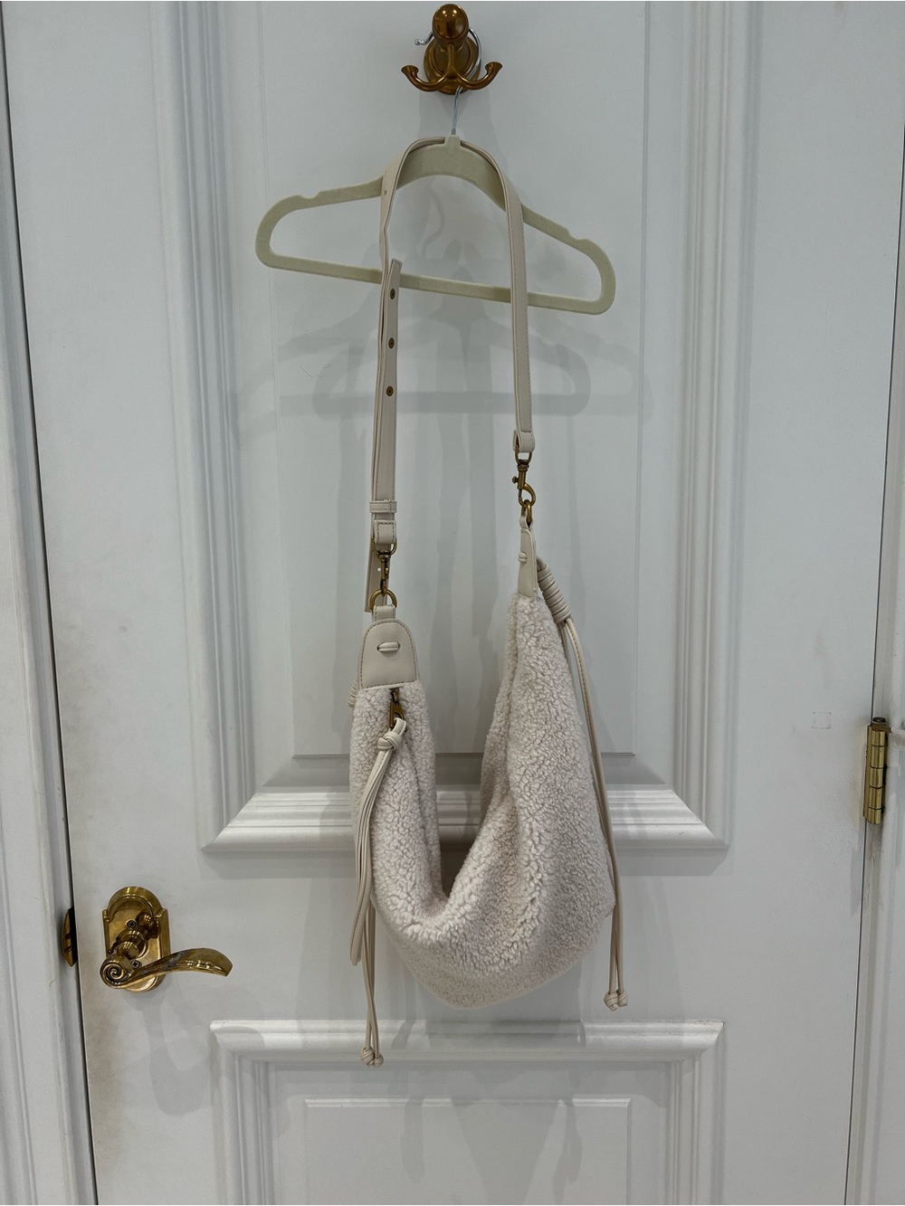 American Eagle Cream Sherpa Crossbody Hobo Bag - Soft Casual Shoulder Bag
